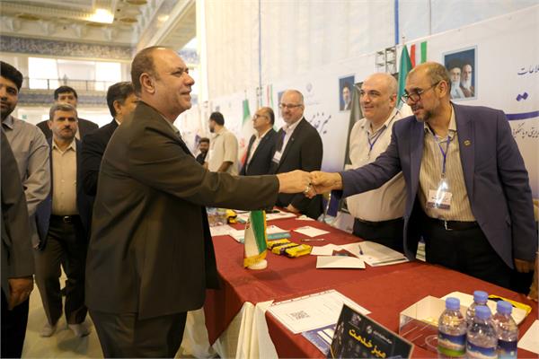 میز خدمت وزارت ارتباطات و فناوری اطلاعات همزمان با هفته دولت در مصلی تهران