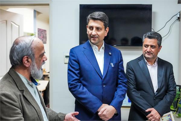 بازدید وزیر ارتباطات از خبرگزاری ایسنا به مناسبت روز خبرنگار