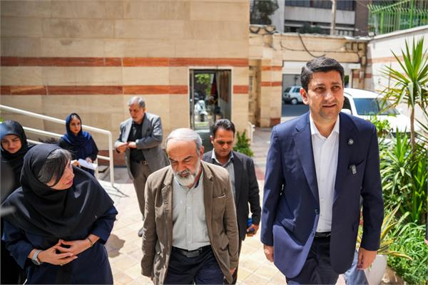 بازدید وزیر ارتباطات از خبرگزاری ایسنا به مناسبت روز خبرنگار