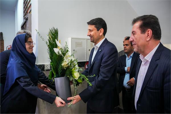 حضور وزیر ارتباطات در آیین آغاز سال تحصیلی
