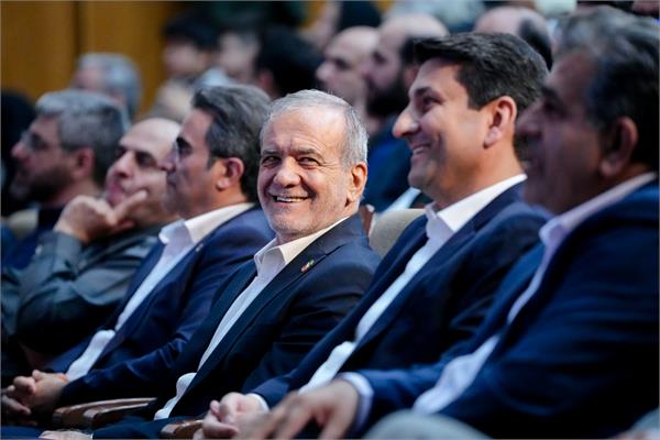 مراسم روز جهانی پست با حضور رییس جمهور و وزیر ارتباطات