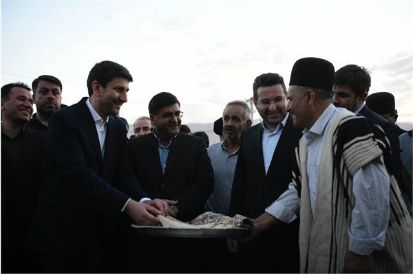 سفر وزیر ارتباطات به استان چهارمحال و بختیاری