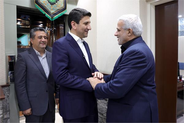 بازدید وزیر ارتباطات از خبرگزاری تسنیم به مناسبت روز خبرنگار