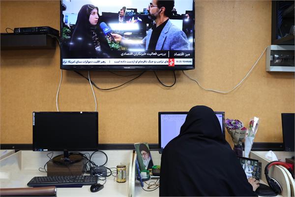 بازدید وزیر ارتباطات از خبرگزاری تسنیم به مناسبت روز خبرنگار