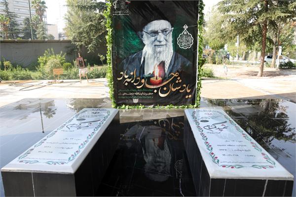 افتتاح نمایشگاه «دفاع همچنان باقی است» با حضور وزیر ارتباطات