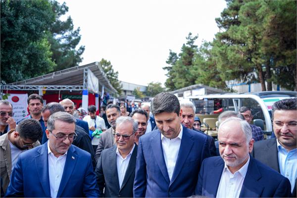 افتتاح نمایشگاه توانمندی های روستایی و عشایری با حضور وزیر ارتباطات
