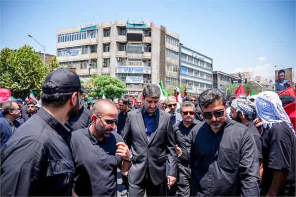 حضور وزیر ارتباطات در مراسم تشییع رهبر شهید
