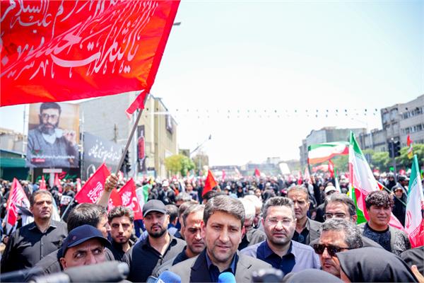 حضور وزیر ارتباطات در مراسم تشییع رهبر شهید