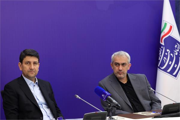 نشست کاری وزرای ارتباطات و امور اقتصادی و دارایی