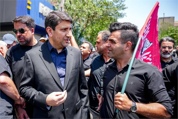 حضور وزیر ارتباطات در مراسم تشییع رهبر شهید