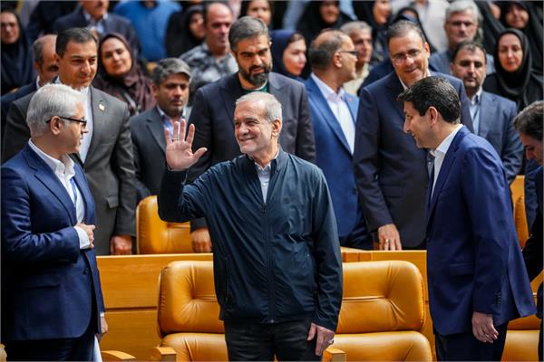 آیین یک ایران متصل با حضور رییس جمهور و وزیر ارتباطات